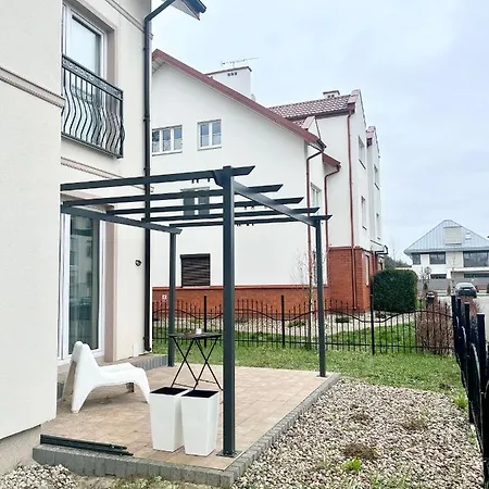 Uroczy Apartament Z Ogrodkiem Apartment *