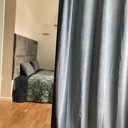 Uroczy Apartament Z Ogrodkiem Warsaw