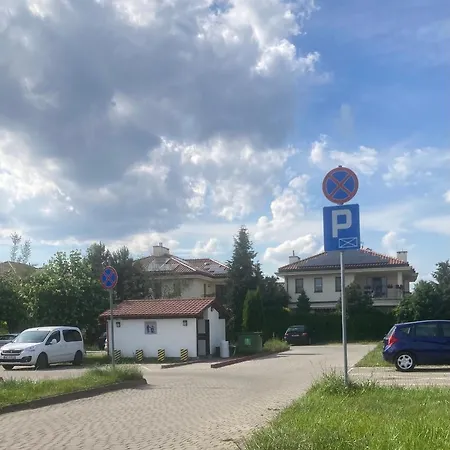 Uroczy Apartament Z Ogrodkiem * Warsaw